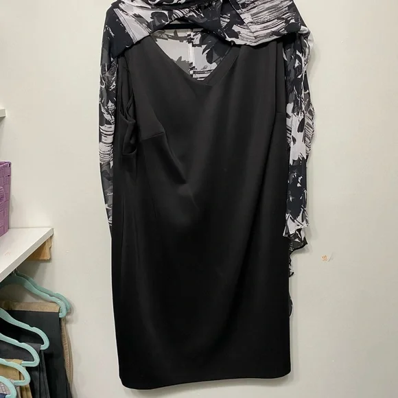 Black and white floral midi dress - Picture 2 of 7